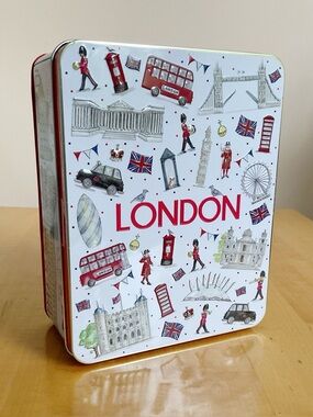 Milly Green London Souvenir Tin Storage Box British Landmarks Big Ben Tea Tin